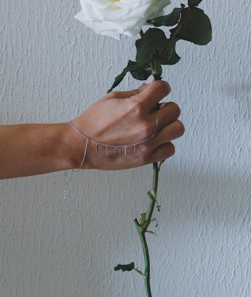 SHAKER HAND CHAIN