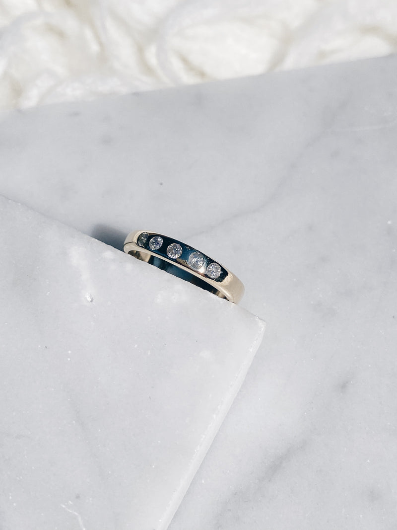 MOONS RING + STONES