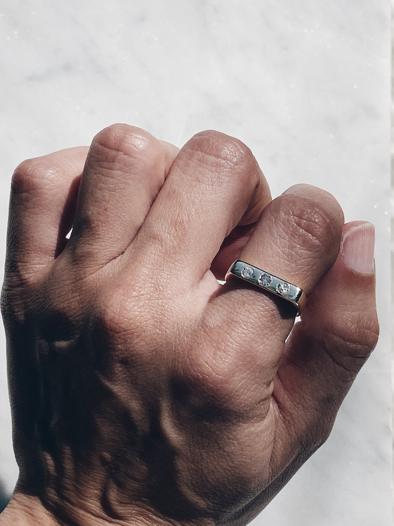 FLAT SIGNET + STONES