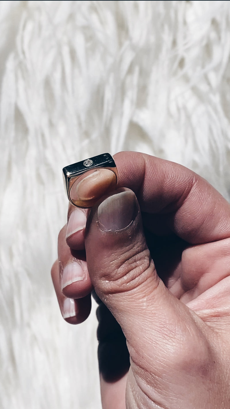 FLAT SIGNET + STONES
