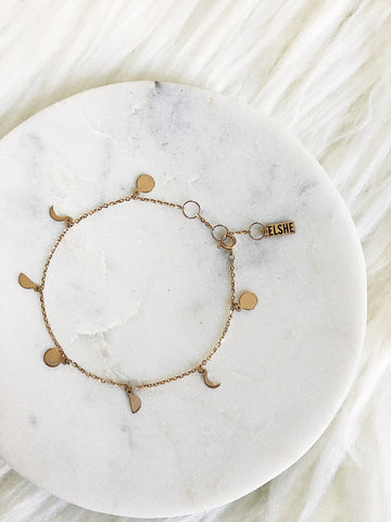 DIAMONDS HAND CHAIN