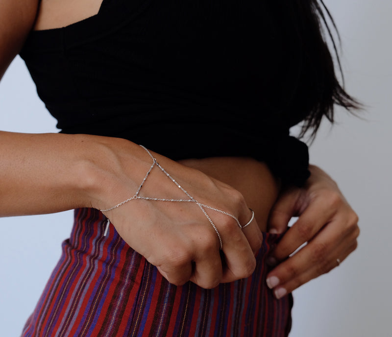 PYRAMIDS HAND CHAIN